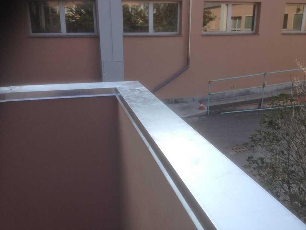 I nostri lavori 2 scossalina copri muro